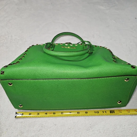 Michael Kors Green Studded Women's Bag - Picture 15 of 16